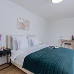 Exclusive Centre Apartahotel 4*