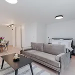 Exclusive Centre Apartahotel 4*