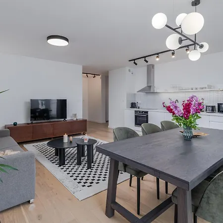 Inqse Centre Aparthotel