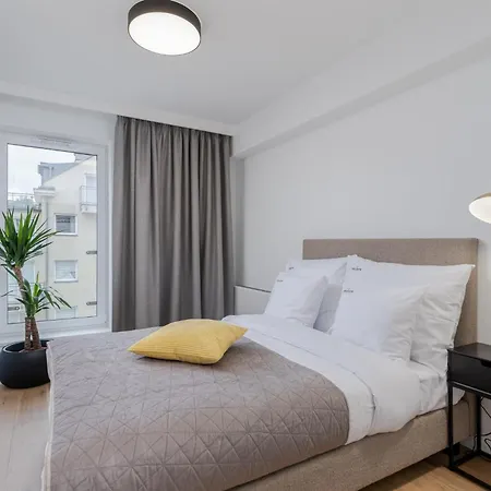 Inqse Centre Aparthotel 4*