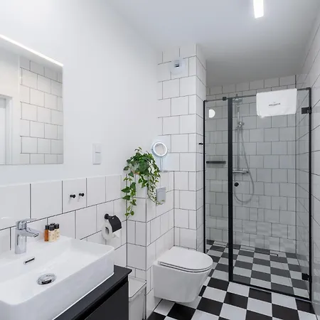 Inqse Centre Aparthotel 4*