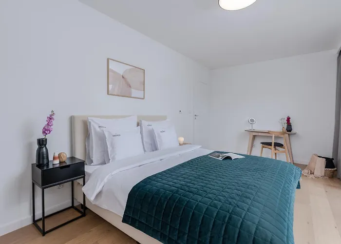 Inqse Centre Aparthotel 4*