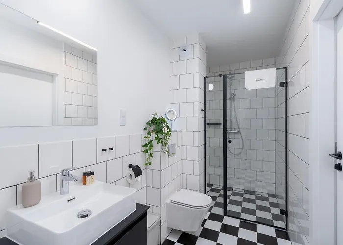 Inqse Centre Aparthotel 4*