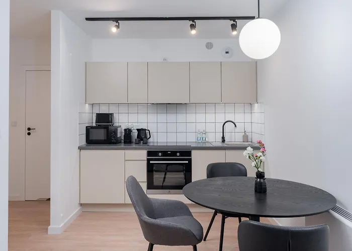 Aparthotel Inqse Centre 4*